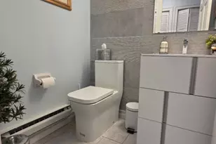 10081 Shearwater Ct, Jersey City, NJ 07305 - Photo 12