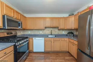 127 Falcon Ridge Way N, Hamburg, NJ 07419 - Photo 8