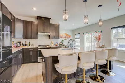 7 Troy Ln, Roxbury Township, NJ 07850 - Photo 2