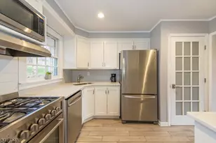 25 Continental Ave, Morristown, NJ 07960 - Photo 10