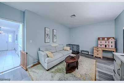 6 Magnolia Ln, Caldwell, NJ 07006 - Photo 4