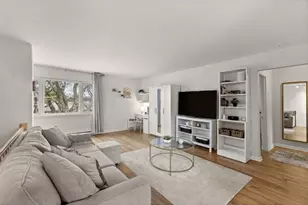 9 Wedgewood Dr Unit, Verona, NJ 07044 - Photo 1