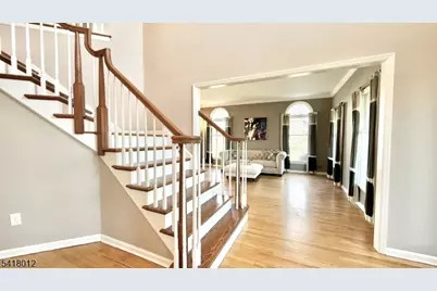 36 Poling Farm Ct, Montgomery Township, NJ 08502 - Photo 4