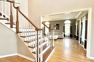 36 Poling Farm Ct, Montgomery Township, NJ 08502 - Photo 4