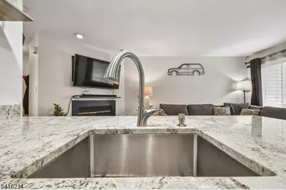 47 Sam Bonnell Dr, Union Township, NJ 08809 - Photo 10