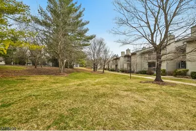 47 Sam Bonnell Dr, Union Township, NJ 08809 - Photo 2