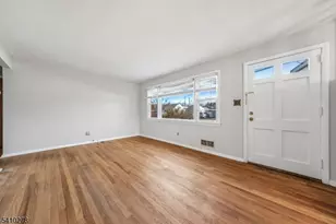 4 Oak Ridge Rd, Clifton, NJ 07013 - Photo 6