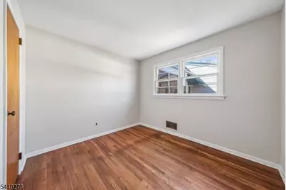 4 Oak Ridge Rd, Clifton, NJ 07013 - Photo 10