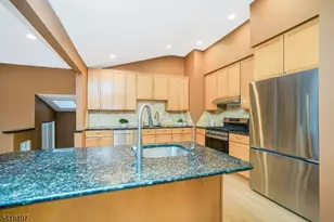 11 Agate Rd, East Brunswick Township, NJ 08816 - Photo 12