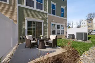 102 Iris Ct, Warren Township, NJ 07059 - Photo 4