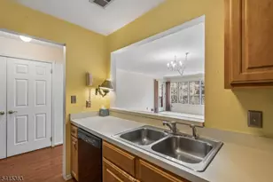 17 Mews Ln, South Orange, NJ 07079 - Photo 6