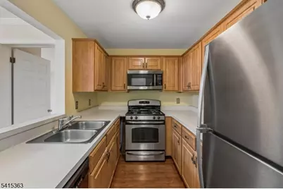 17 Mews Ln #17, South Orange, NJ 07079 - Photo 4