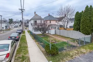 2 Wilson St, Phillipsburg, NJ 08865 - Photo 2