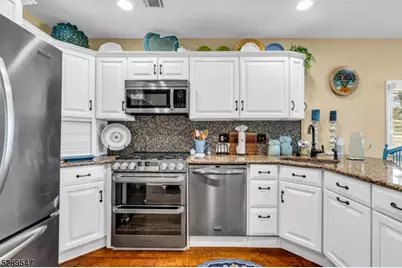 423A Lakeside Blvd, Hopatcong, NJ 07843 - Photo 14