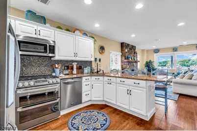 423A Lakeside Blvd, Hopatcong, NJ 07843 - Photo 10