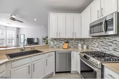 509 Deluca Rd, Belleville, NJ 07109 - Photo 10