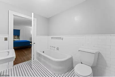 238 Elmwynd Dr, City Of Orange Twp., NJ 07050 - Photo 18