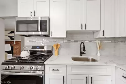 77 Chestnut Dr, Wayne, NJ 07470 - Photo 8