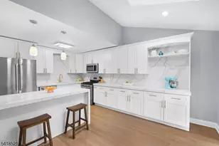 39 Carey Arthur Dr, Wayne, NJ 07470 - Photo 4