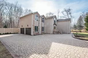 35 Waughaw Rd, Montville Township, NJ 07082 - Photo 2