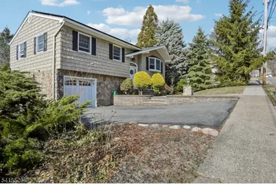 27 Borman Dr, Wanaque, NJ 07465 - Photo 2