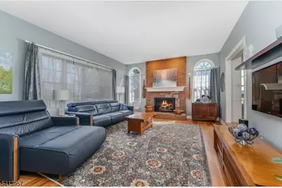 4 Cheshire Ct, Clinton Township, NJ 08833 - Photo 14