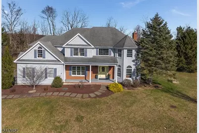 4 Cheshire Ct, Clinton Township, NJ 08833 - Photo 2