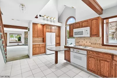 675 Raritan Rd #19, Clark Township, NJ 07066 - Photo 4