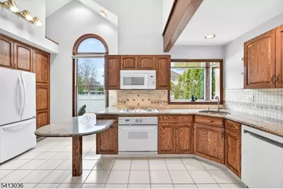 675 Raritan Rd #19, Clark Township, NJ 07066 - Photo 6