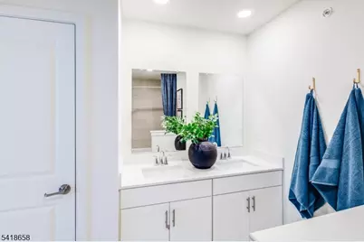 81 Eastwood Ter, East Hanover Township, NJ 07936 - Photo 28