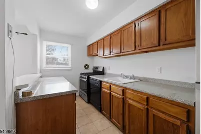 43 Conforti Ave #25, West Orange Township, NJ 07052 - Photo 4