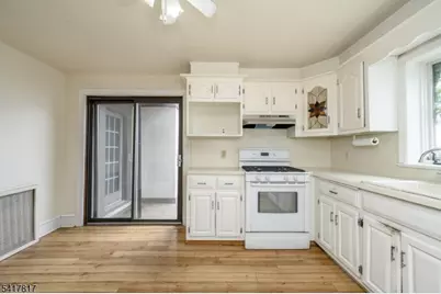 324 N 8th Ave, Manville, NJ 08835 - Photo 10