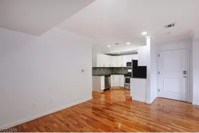 131 Armstrong Ave, Jersey City, NJ 07305 - Photo 8