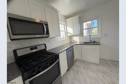 1127 Earle Pl, Plainfield, NJ 07062 - Photo 4