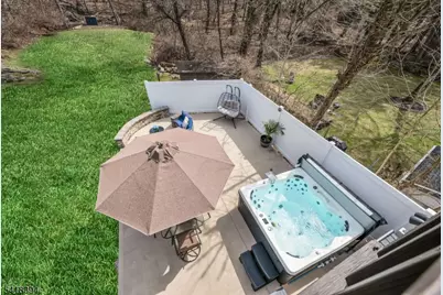 27 Mountain Ave, Wanaque, NJ 07465 - Photo 18