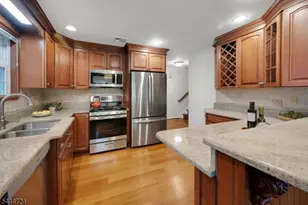 30 Coachlight Dr, Chatham Township, NJ 07928 - Photo 10