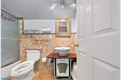 102 Treacy Ave, Newark, NJ 07108 - Photo 16