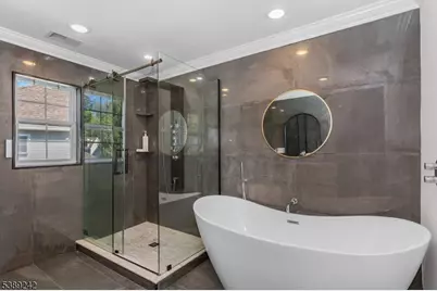 24 Bluffs Ct, Hamburg, NJ 07419 - Photo 26