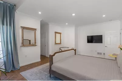 24 Bluffs Ct, Hamburg, NJ 07419 - Photo 12