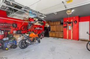 24 Bluffs Ct, Hamburg, NJ 07419 - Photo 32