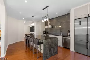 24 Bluffs Ct, Hamburg, NJ 07419 - Photo 8