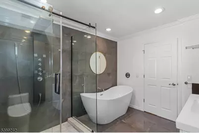 24 Bluffs Ct, Hamburg, NJ 07419 - Photo 28
