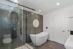 24 Bluffs Ct, Hamburg, NJ 07419 - Photo 30