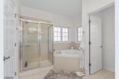 24 Bluffs Ct, Hamburg, NJ 07419 - Photo 14
