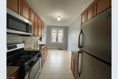 32 Woodcliff Ave #B4, North Bergen, NJ 07047 - Photo 4