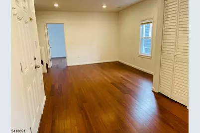 76 Chestnut St #2, Montclair, NJ 07042 - Photo 2