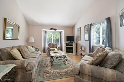 10 Wind Meadow Trl, Hardyston Township, NJ 07419 - Photo 4