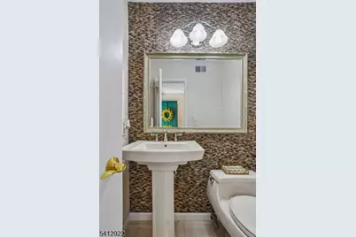 247 Crescenzi Ct, West Orange Township, NJ 07052 - Photo 20