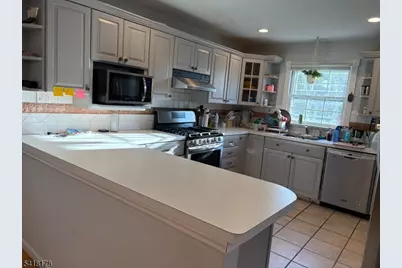 52 Oakwood Ave, Livingston, NJ 07039 - Photo 6