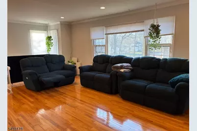 52 Oakwood Ave, Livingston, NJ 07039 - Photo 2